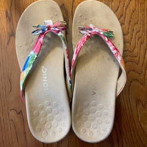 Vionic women’s rest Bella toe post sandal